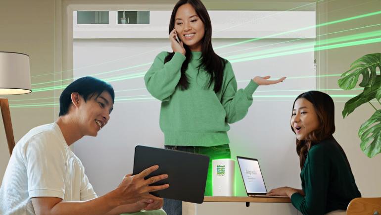 It’s one of the most common home WiFi questions: does a plug-and-play device make a good alternative to a traditional fiber connection? Find out here.